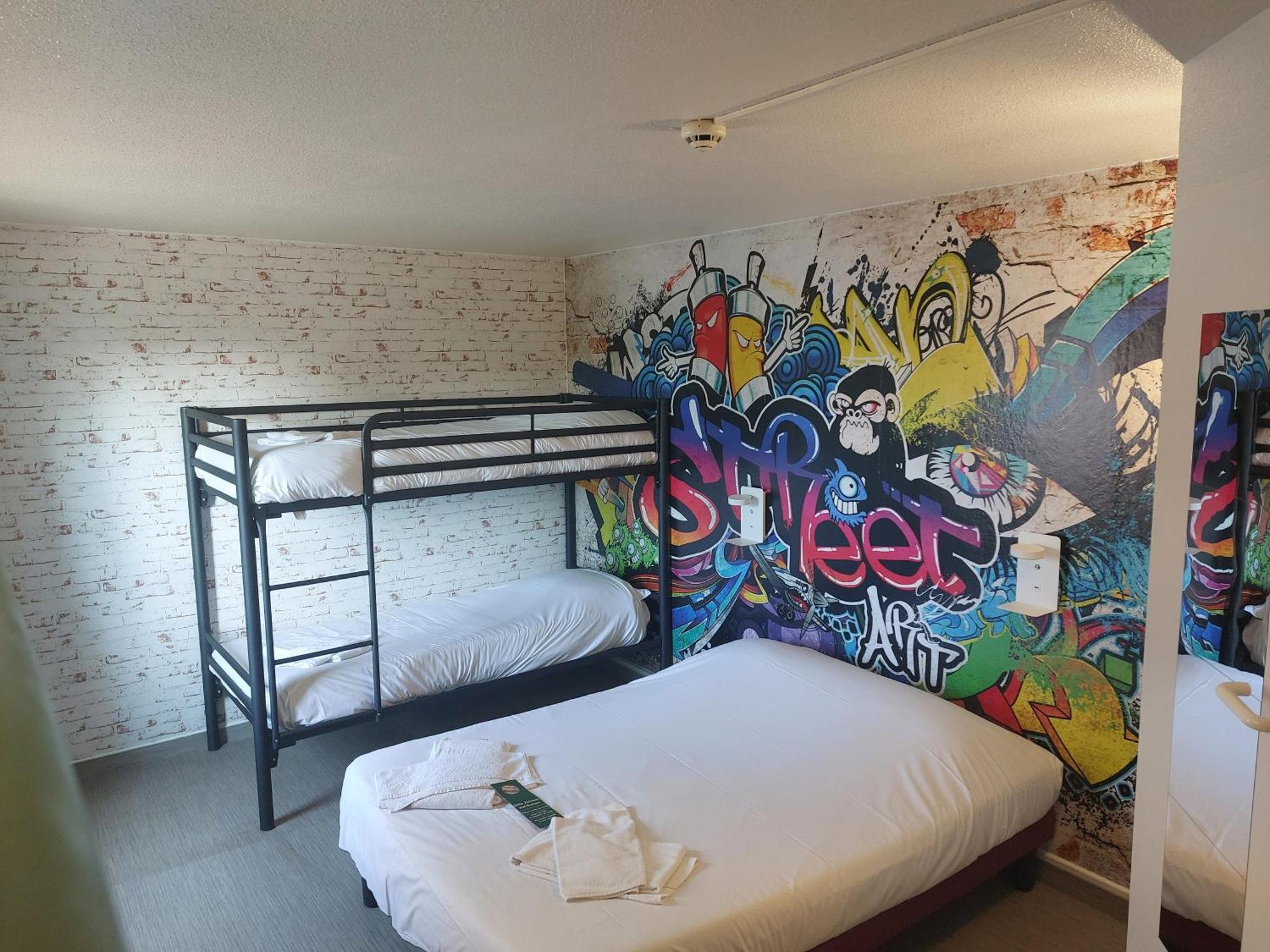 Fasthotel Jaux Luaran gambar